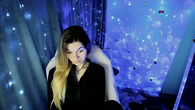 Sweet me  online show from 11-23-25, 07:08