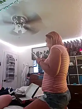 Snapshot of Dixiefaye_Pika chatting on 03-15-25, 02:55 Dixiefaye Pika online show from 03-15-25, 02:55