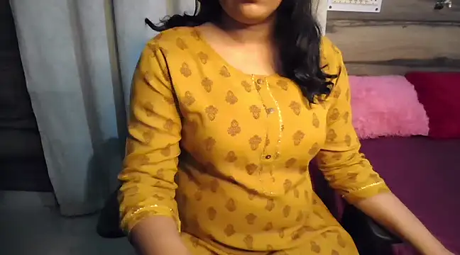 Snapshot of Trezza chatting on 12-07-24, 06:37 Trezza online show from 12-07-24, 06:37