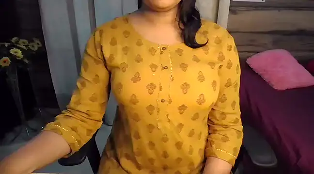 Snapshot of Trezza chatting on 12-14-24, 05:58 Trezza online show from 12-14-24, 05:58