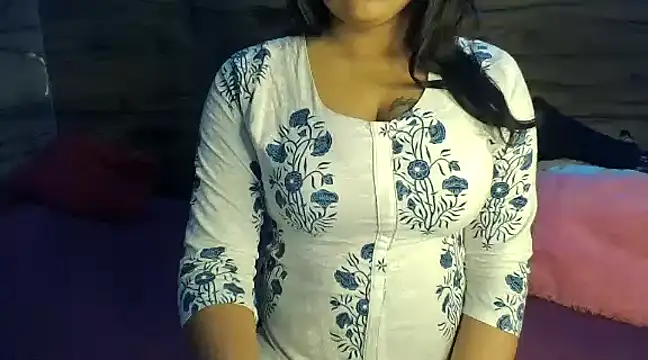 Snapshot of Trezza chatting on 02-06-25, 06:46 Trezza online show from 02-06-25, 06:46