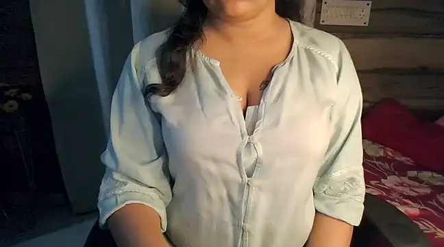 Snapshot of Trezza chatting on 03-21-25, 01:56 Trezza online show from 03-21-25, 01:56