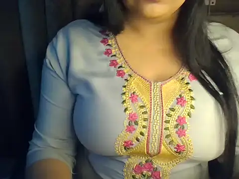 Snapshot of Trezza chatting on 01-16-26, 08:13 Trezza online show from 01-16-26, 08:13