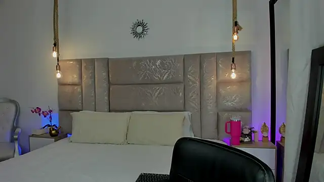Snapshot of Oriana_Guzman chatting on 07-26-26, 10:38 Oriana Guzman online show from 07-26-26, 10:38