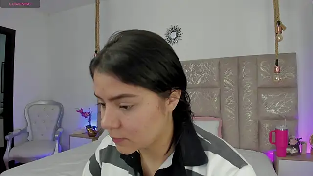 Snapshot of Oriana_Guzman chatting on 07-31-26, 07:24 Oriana Guzman online show from 07-31-26, 07:24