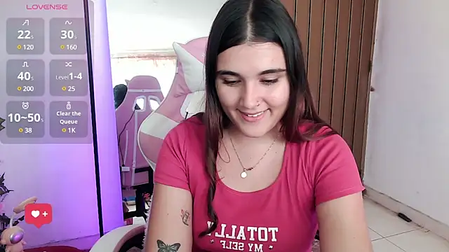 Snapshot of Magic-Smilee chatting on 02-05-25, 04:14 Magic-Smilee online show from 02-05-25, 04:14