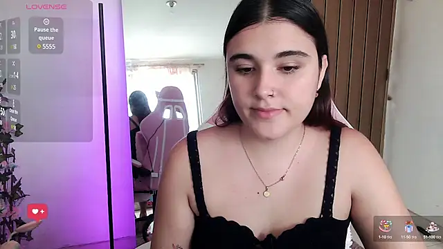 Snapshot of Magic-Smilee chatting on 02-12-25, 03:05 Magic-Smilee online show from 02-12-25, 03:05