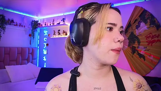 albaismynameX online show from 12-16-25, 12:21