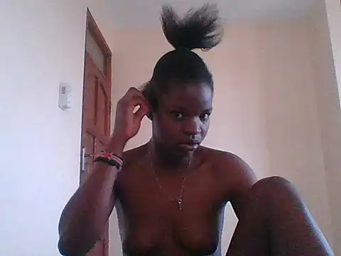 Snapshot of hotgal1112 chatting on 09-17-25, 07:43 hotgal1112 online show from 09-17-25, 07:43