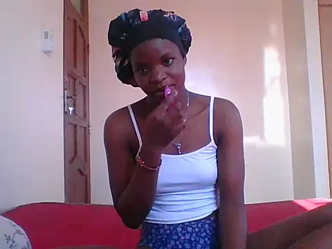 Snapshot of hotgal1112 chatting on 10-01-25, 12:33 hotgal1112 online show from 10-01-25, 12:33