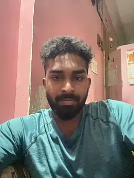 Snapshot of Handsomehunk_4U chatting on 12-05-24, 03:39 Handsomehunk 4U online show from 12-05-24, 03:39