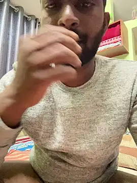 Snapshot of Handsomehunk_4U chatting on 02-03-25, 12:25 Handsomehunk 4U online show from 02-03-25, 12:25