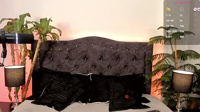 Snapshot of candy_canne__ chatting on 12-20-24, 06:35 candy canne   online show from 12-20-24, 06:35