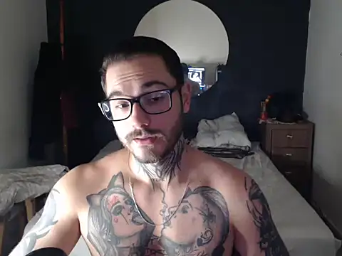 Snapshot of clark_r chatting on 12-02-25, 12:16 clark r online show from 12-02-25, 12:16