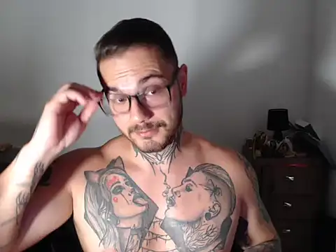 Snapshot of clark_r chatting on 02-06-26, 12:37 clark r online show from 02-06-26, 12:37