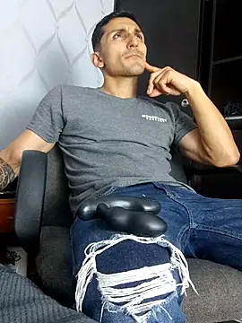 Marck Muscle online show from 03-15-25, 01:08