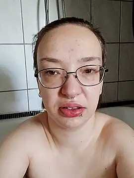 Isabella Geney online show from 11-22-25, 02:05