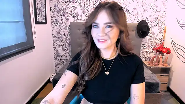 Snapshot of KataHot_ chatting on 12-23-24, 07:41 KataHot  online show from 12-23-24, 07:41