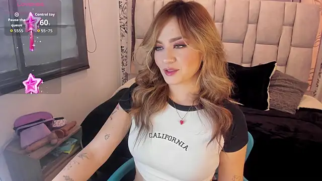 Snapshot of KataHot_ chatting on 10-17-25, 08:22 KataHot  online show from 10-17-25, 08:22