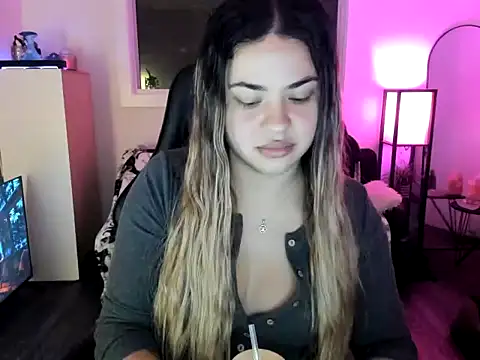 MelSaunders online show from 11-30-25, 01:20