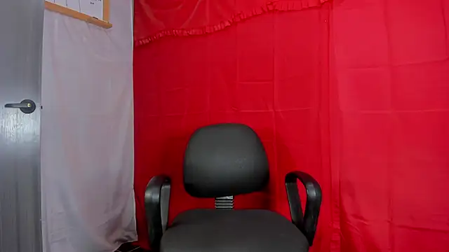 Snapshot of Master_Rimay chatting on 12-19-24, 01:07 Master Rimay online show from 12-19-24, 01:07