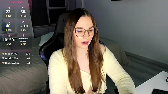 Snapshot of MCfly_11 chatting on 02-08-25, 01:32 MCfly 11 online show from 02-08-25, 01:32