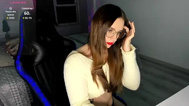 Snapshot of MCfly_11 chatting on 02-09-25, 01:33 MCfly 11 online show from 02-09-25, 01:33