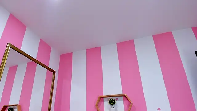 Snapshot of ISABELLA_020 chatting on 10-31-25, 01:34 ISABELLA 020 online show from 10-31-25, 01:34