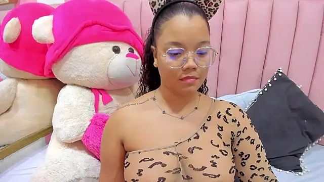 Snapshot of ISABELLA_020 chatting on 11-08-25, 02:28 ISABELLA 020 online show from 11-08-25, 02:28