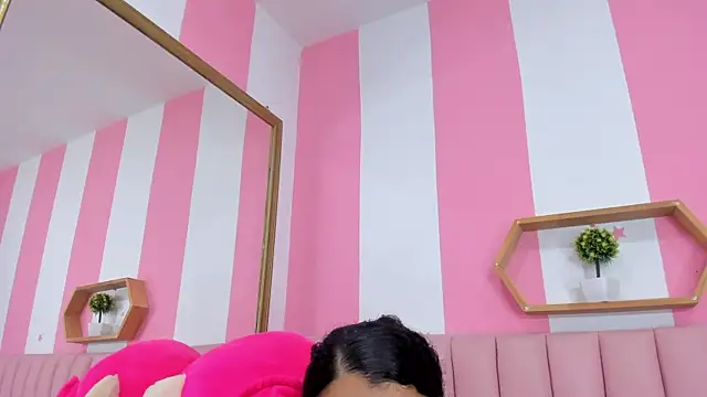 Snapshot of ISABELLA_020 chatting on 11-21-25, 01:54 ISABELLA 020 online show from 11-21-25, 01:54