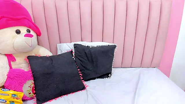 Snapshot of ISABELLA_020 chatting on 11-27-25, 04:09 ISABELLA 020 online show from 11-27-25, 04:09