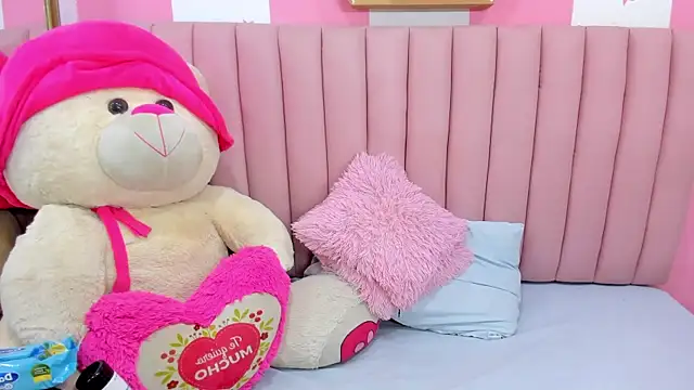 Snapshot of ISABELLA_020 chatting on 12-01-25, 12:21 ISABELLA 020 online show from 12-01-25, 12:21