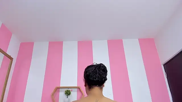 Snapshot of ISABELLA_020 chatting on 12-04-25, 01:09 ISABELLA 020 online show from 12-04-25, 01:09