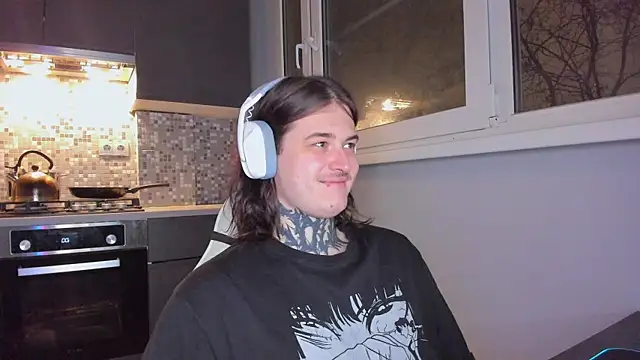 Snapshot of _torfin_ chatting on 12-13-24, 10:45 torfin online show from 12-13-24, 10:45