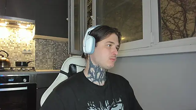 Snapshot of _torfin_ chatting on 12-15-24, 08:25 torfin online show from 12-15-24, 08:25