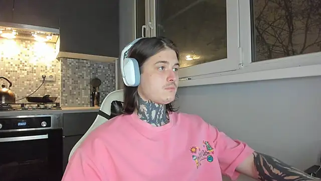 Snapshot of _torfin_ chatting on 12-19-24, 08:23 torfin online show from 12-19-24, 08:23