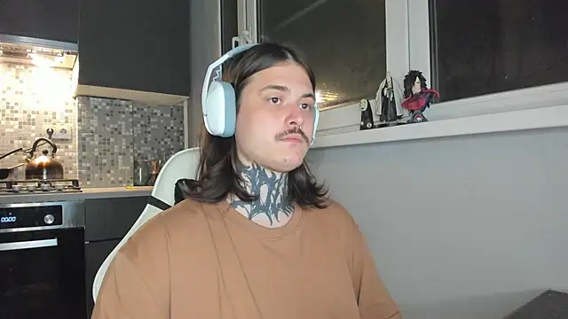 Snapshot of _torfin_ chatting on 02-15-25, 10:10 torfin online show from 02-15-25, 10:10