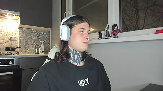 Snapshot of _torfin_ chatting on 02-21-25, 08:49 torfin online show from 02-21-25, 08:49