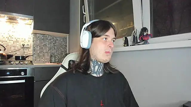 Snapshot of _torfin_ chatting on 03-05-25, 08:53 torfin online show from 03-05-25, 08:53