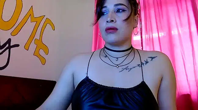 Snapshot of nathy_28latex chatting on 12-14-24, 07:03 nathy 28latex online show from 12-14-24, 07:03