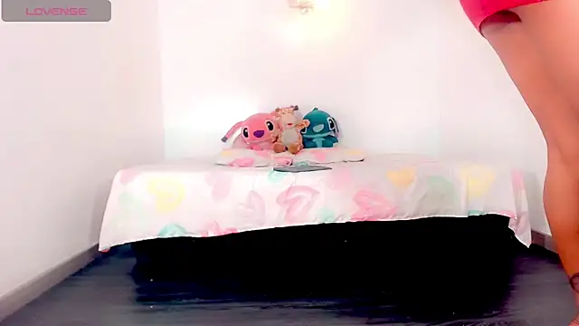 Snapshot of _Riannagarcia_ chatting on 02-24-26, 07:23 Riannagarcia online show from 02-24-26, 07:23