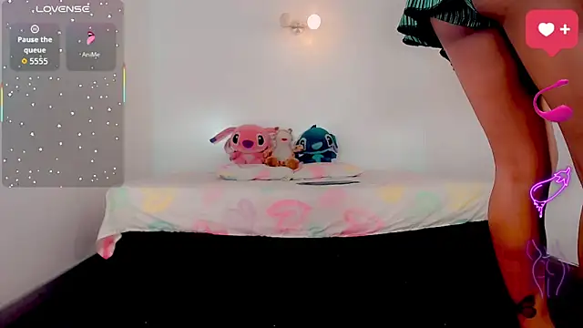 Snapshot of _Riannagarcia_ chatting on 03-03-26, 07:31 Riannagarcia online show from 03-03-26, 07:31