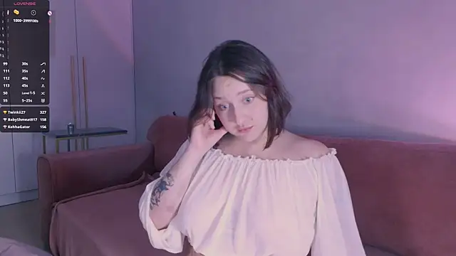 Snapshot of Oh_mylissa chatting on 02-05-25, 02:29 Oh mylissa online show from 02-05-25, 02:29