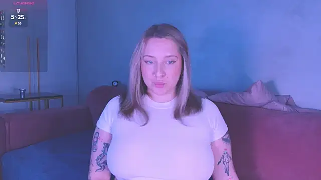 Snapshot of Oh_mylissa chatting on 11-21-25, 08:07 Oh mylissa online show from 11-21-25, 08:07