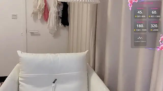 Snapshot of NIna-7 chatting on 03-17-25, 08:51 NIna-7 online show from 03-17-25, 08:51