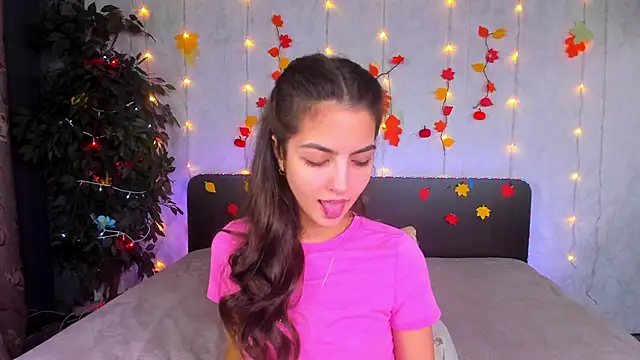 Milana Crystal  online show from 11-20-25, 08:14