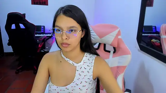 jessi and boy online show from 11-24-25, 11:15