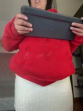 Snapshot of Kylie2211 chatting on 02-06-25, 02:44 Kylie2211 online show from 02-06-25, 02:44