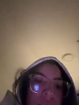 Snapshot of Kylie2211 chatting on 02-10-25, 03:03 Kylie2211 online show from 02-10-25, 03:03