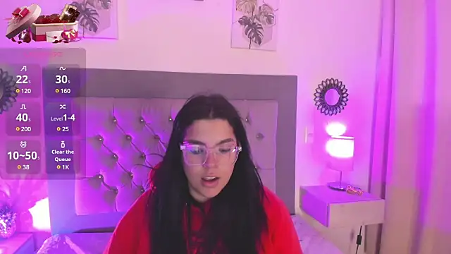 Snapshot of Kylie2211 chatting on 02-15-25, 12:01 Kylie2211 online show from 02-15-25, 12:01